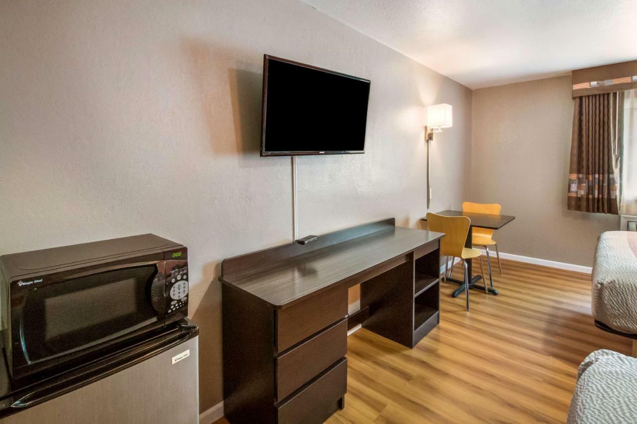 Motel 6-Rossford, Oh Екстериор снимка